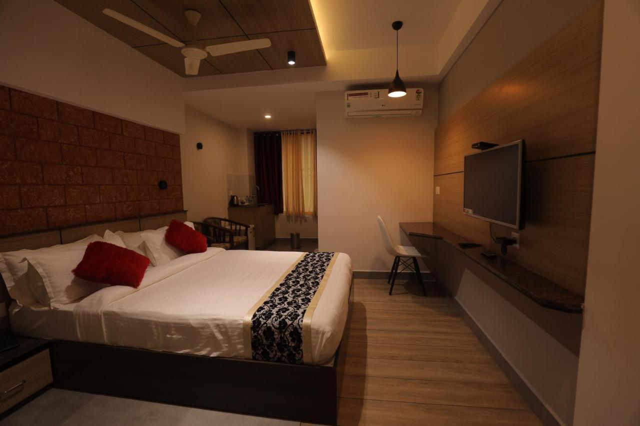 Bhavanam Regency Guruvayoor Guruvāyūr エクステリア 写真
